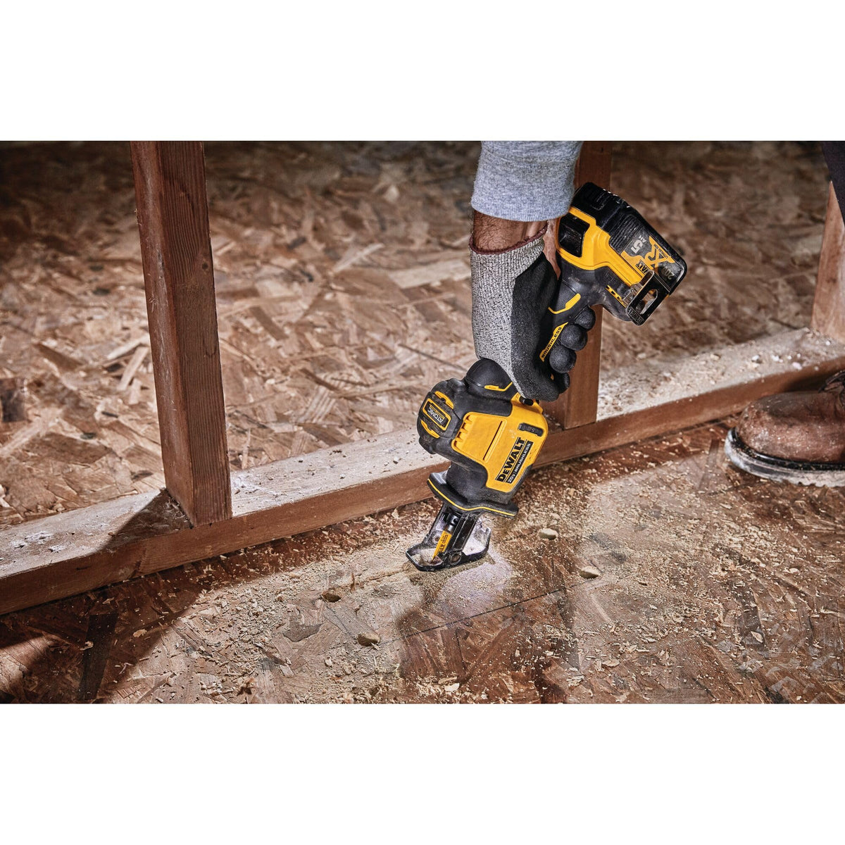 Cordless One-Handed Reciprocating Saw C237